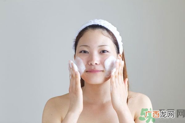 洗脸用什么醋最好？洗脸用白醋好还是米醋好？