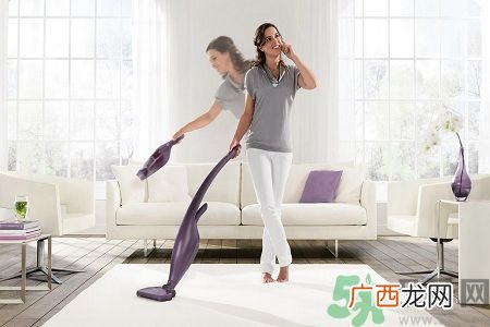 过年大扫除 美女教你暖身运动很有效