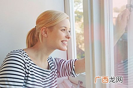 电脑族颈椎保护措施 每天一次轻松小动作