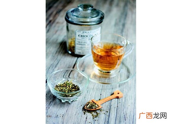 晚上睡不着觉总是醒 睡前喝2花草茶能助眠