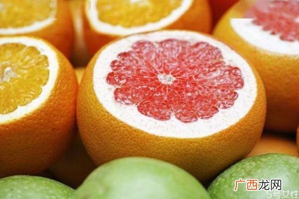 维生素c饭前吃还是饭后吃 维生素c什么时候吃最好