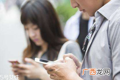 防蓝光吃什么对眼睛好 眼睛防蓝光的方法有哪些