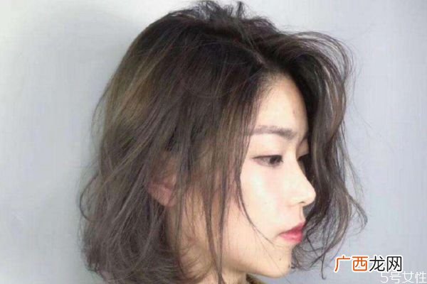 头发比较稀疏应该怎么办呢 增加发量的方法有什么呢