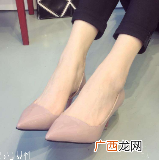 希腊脚穿什么鞋好看?尖头鞋适合希腊脚