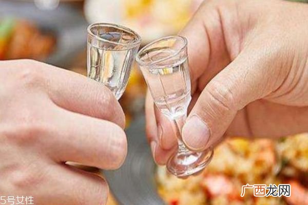酒有多少种类呢 白酒和啤酒的区别