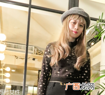 戴帽子怎么固定不晃动 戴帽子固定小技巧