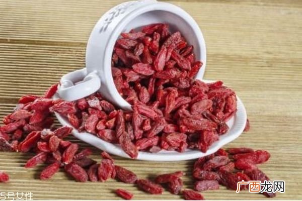 女生宫寒吃什么好 宫寒治疗小方法