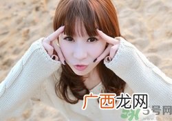 17岁女生每晚爱摸胸部正常吗?
