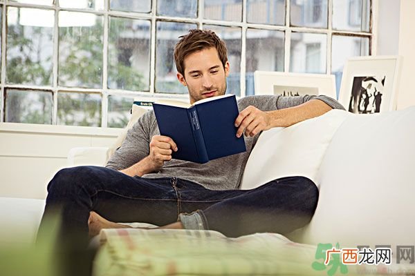 初中生能刮胡子吗？初中生刮胡子好吗？