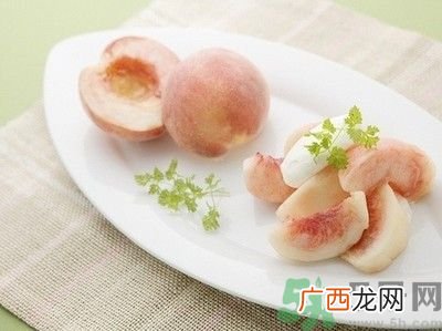 吃桃子脸上痒是怎么回事？吃桃子脸上痒怎么办？