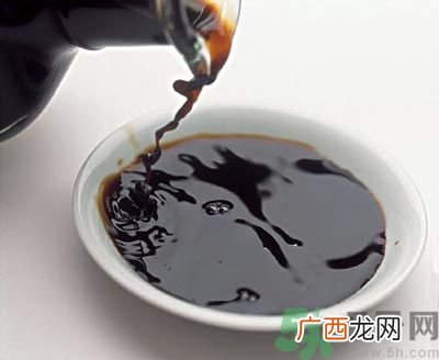 炒菜用白醋还是米醋好？白醋可以用来炒菜吗？