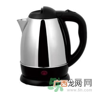 用电水壶烧水喝人会变笨吗?电水壶烧水好不好?