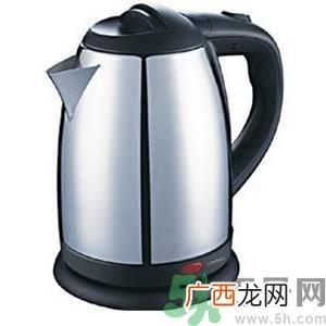 用电水壶烧水喝人会变笨吗?电水壶烧水好不好?