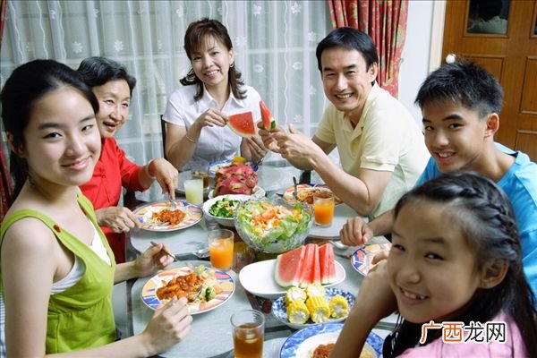 为什么我13岁腋下长毛了还有狐臭?13岁长腋毛有狐臭怎么办?