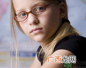 11岁女孩胸口疼怎么回事?11岁女孩胸口痛怎么办