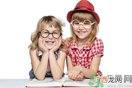 12岁女孩心脏被继父刺穿
