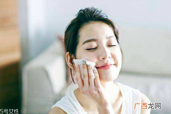女性如何洗脸才算是健康的?洗脸小常识