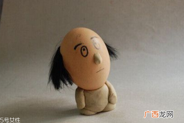 女性脱发多半与月经失调有关系