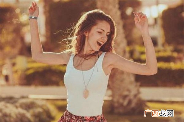 说一个女孩子可爱是什么意思 为什么男生总说女生可爱