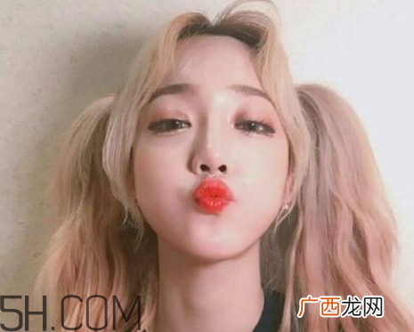 吧唧一口什么意思 女生说吧唧是什么意思