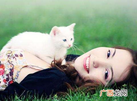 敲黑板什么意思 女生说敲黑板什么意思