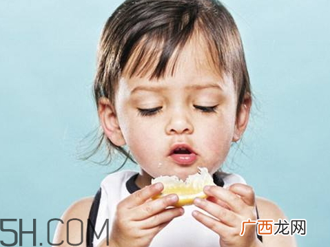 吃柠檬网络用语是什么意思 你忙吧我吃柠檬怎么回