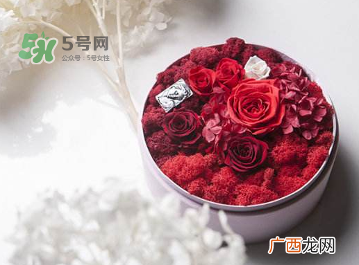 送永生花代表什么？一个男孩送自己永生花是什么意思？