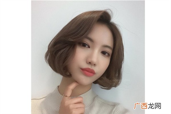鲍伯头短发发型图片 鲍勃头短发发型图片