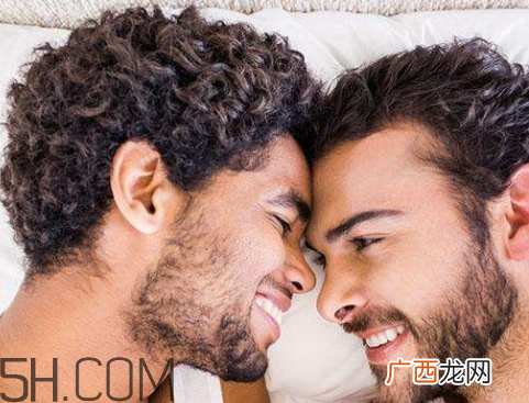 说男的弯了什么意思 男生弯了是什么意思