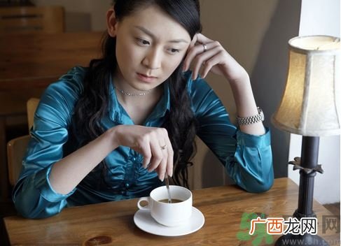 为什么单身男会爱上已婚女?单身男爱上已婚女人怎么办