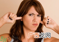 社交恐惧症的原因及表现？如何治疗社交恐惧症？