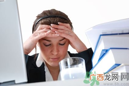 工作压力大吃什么缓解？工作压力大怎么调节？