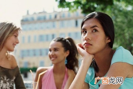 嫉妒心理如何解决?嫉妒是女性的“毒药”