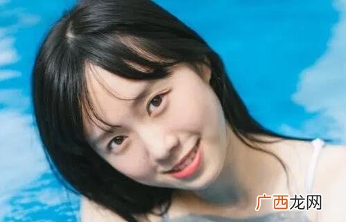 内向的女生喜欢一个人的表现，她在意你的感受