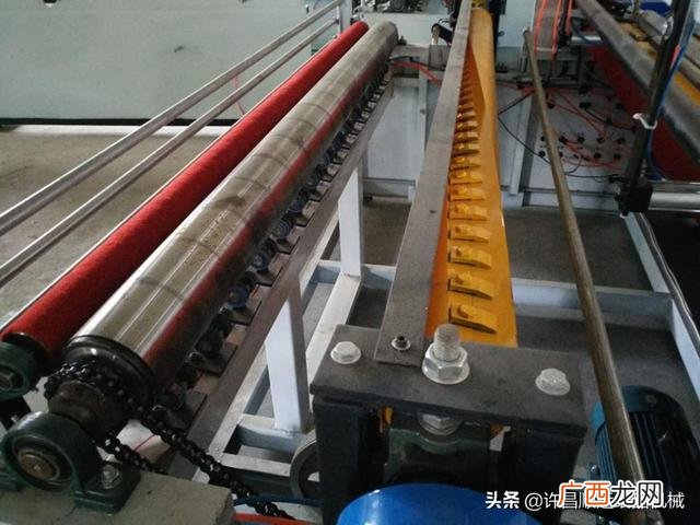 卫生纸机器设备多少钱一台,小型卫生纸加工设备多少钱一套