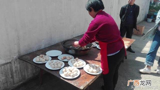 手工活串珠子8毛一串 自己做什么手工卖赚钱