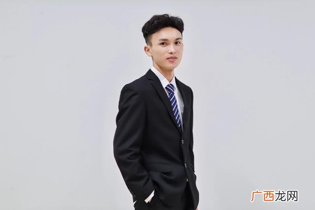 大学生是否适合创业辩论赛,在校大学生创业利弊辩论赛