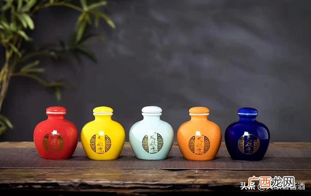 饮料批发商的利润一般多少,加工饮料瓶子一年的利润
