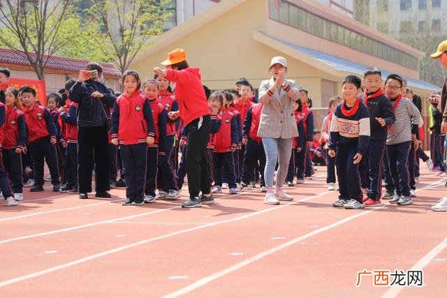 趣味运动会项目大全图 多人趣味运动会项目