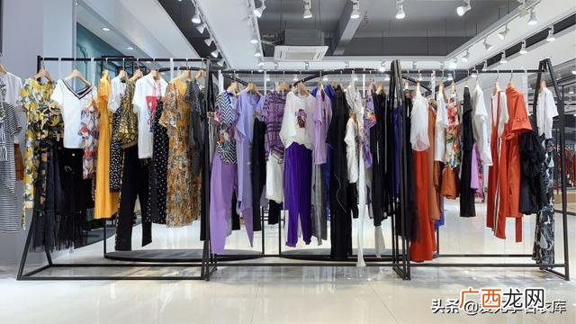 女装是进货好还是加盟好,卖女装从哪里拿货比较好