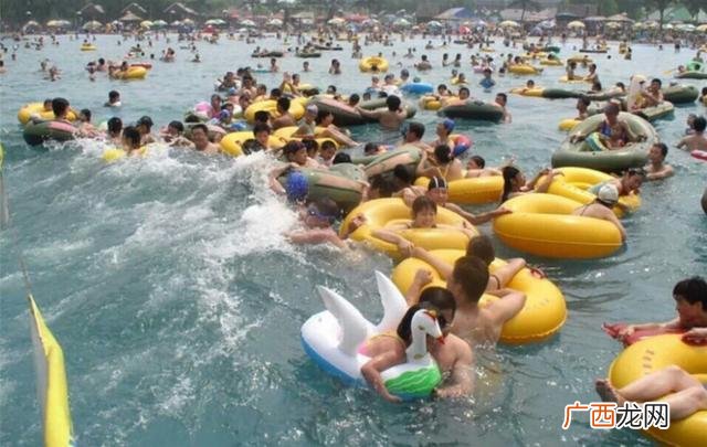 水上乐园滑梯 室内游乐场设施报价