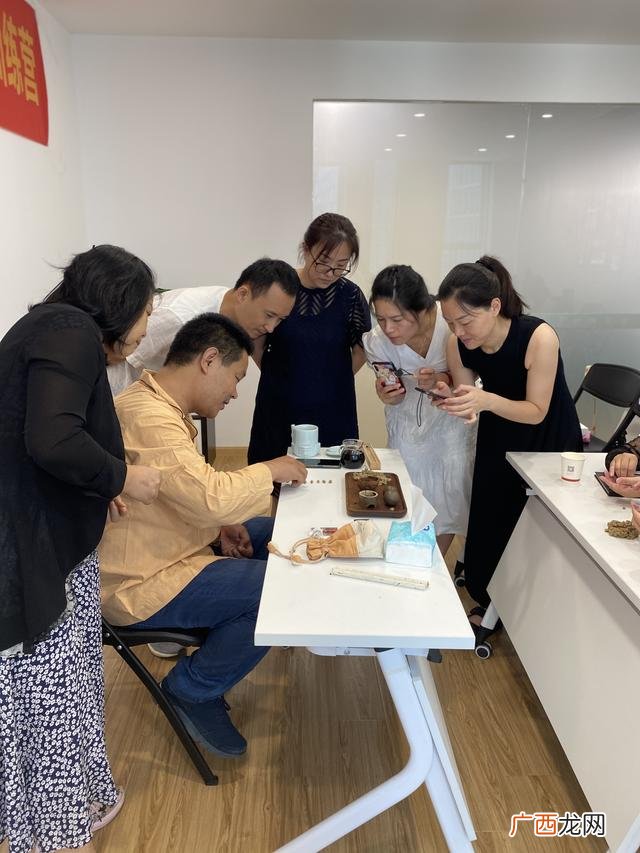 国内最正规的艾灸培训学校 艾灸培训班