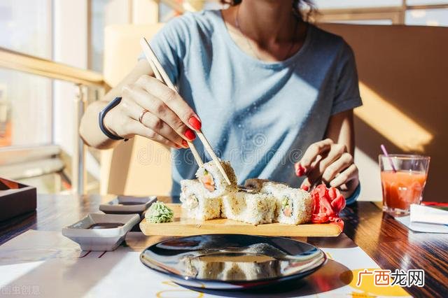 女生想开个小店投资小 女人开店找项目推荐