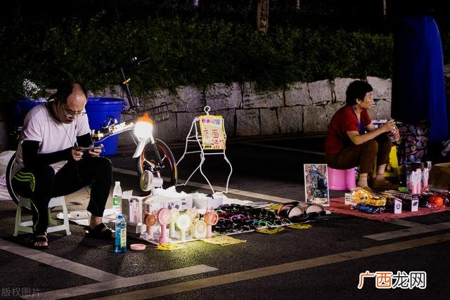 十元店好开吗,一个女人适合做什么小生意