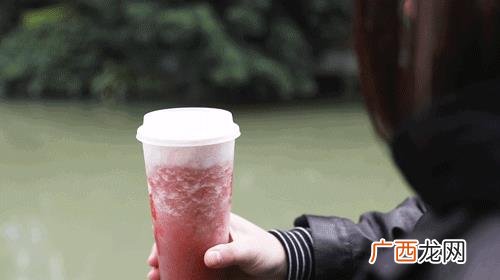 草莓奶茶图片,黑海盗奶茶图片