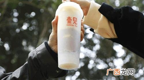 草莓奶茶图片,黑海盗奶茶图片