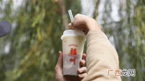 草莓奶茶图片,黑海盗奶茶图片
