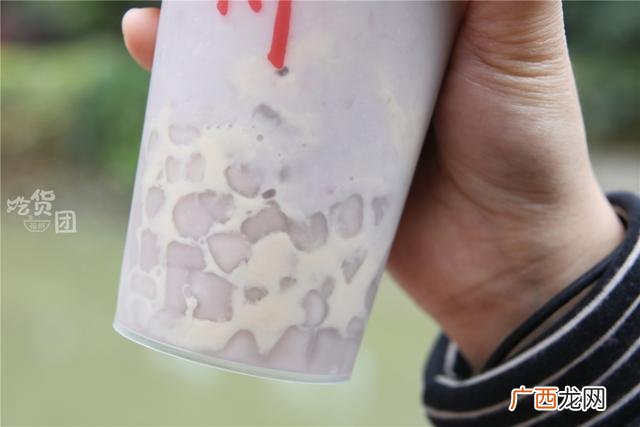 草莓奶茶图片,黑海盗奶茶图片