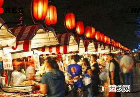 什么小吃适合一个人摆摊卖呢，2022摆摊最火的项目