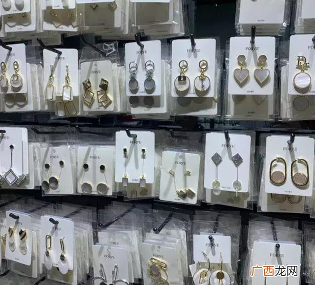 0.5元家用小商品批发 义乌衣服批发3元一件儿童
